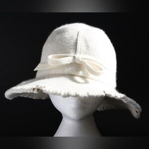 Vintage 1970s Creamy White Wide brimmed hat M'Sieu Leon